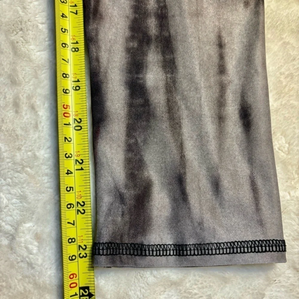 #EVCR Leggings Medium Capris Grey Silver Mineral Wash Design Stretchy Athletic